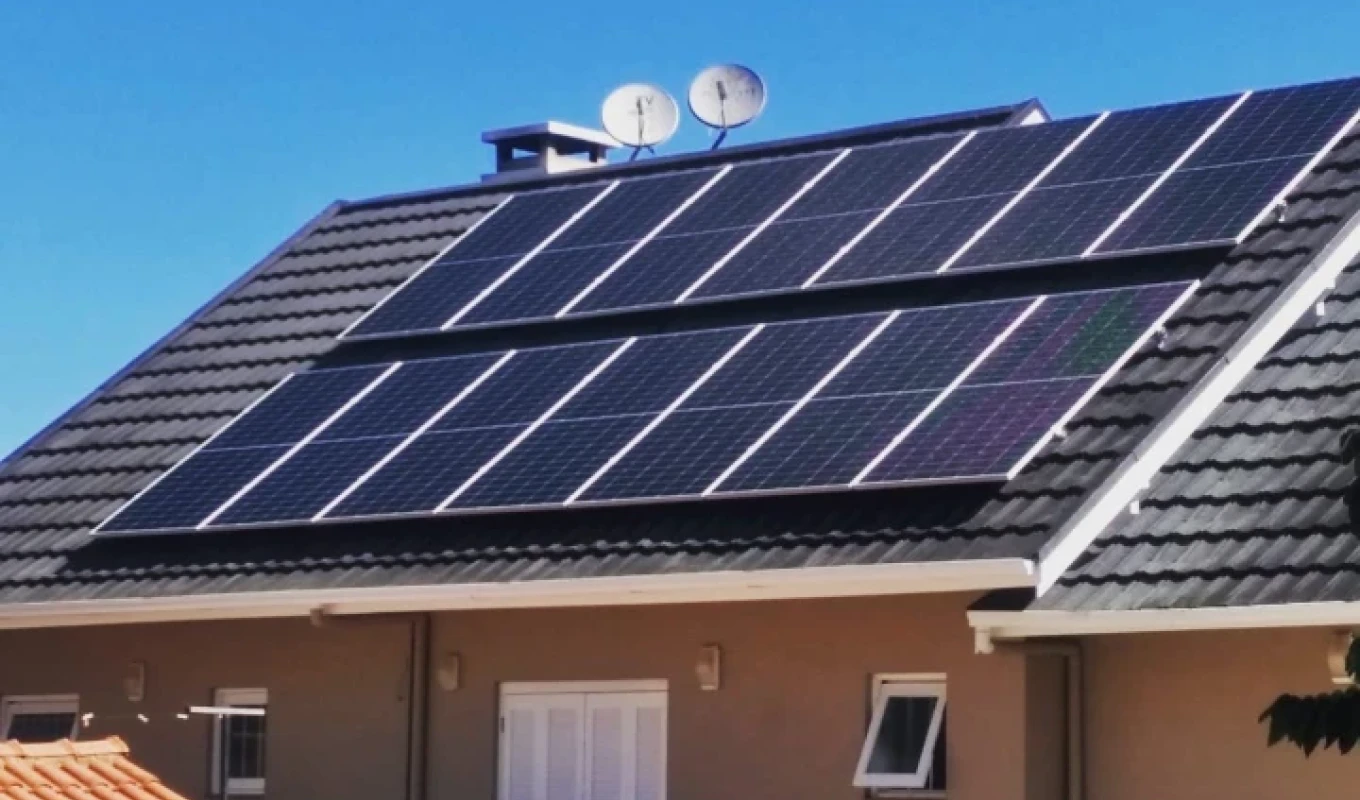 Sistemas Fotovoltaíco e Economizadores de Energia